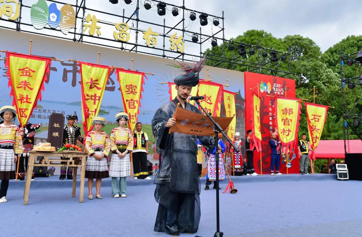 “稻花盛宴”！观山湖朱昌镇丰收季：让传统民俗“潮”起来